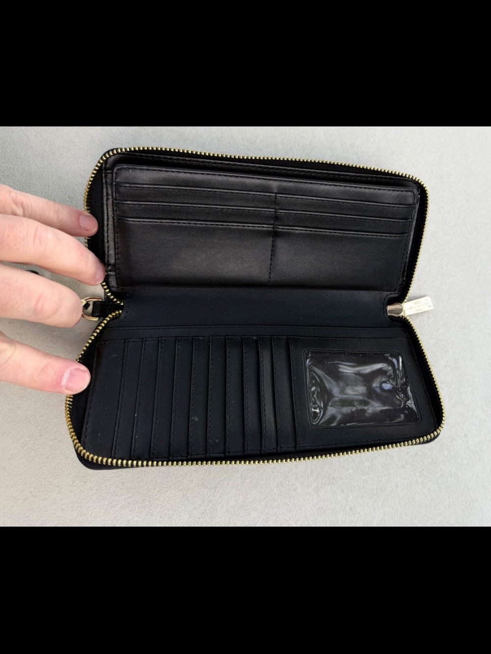 Michael Kors Black Pebbled Leather Men's Zip Wallet with Gold Logo - Picture 4 of 10